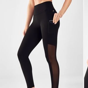 Medium On-the-Go High-Waisted Mesh Legging